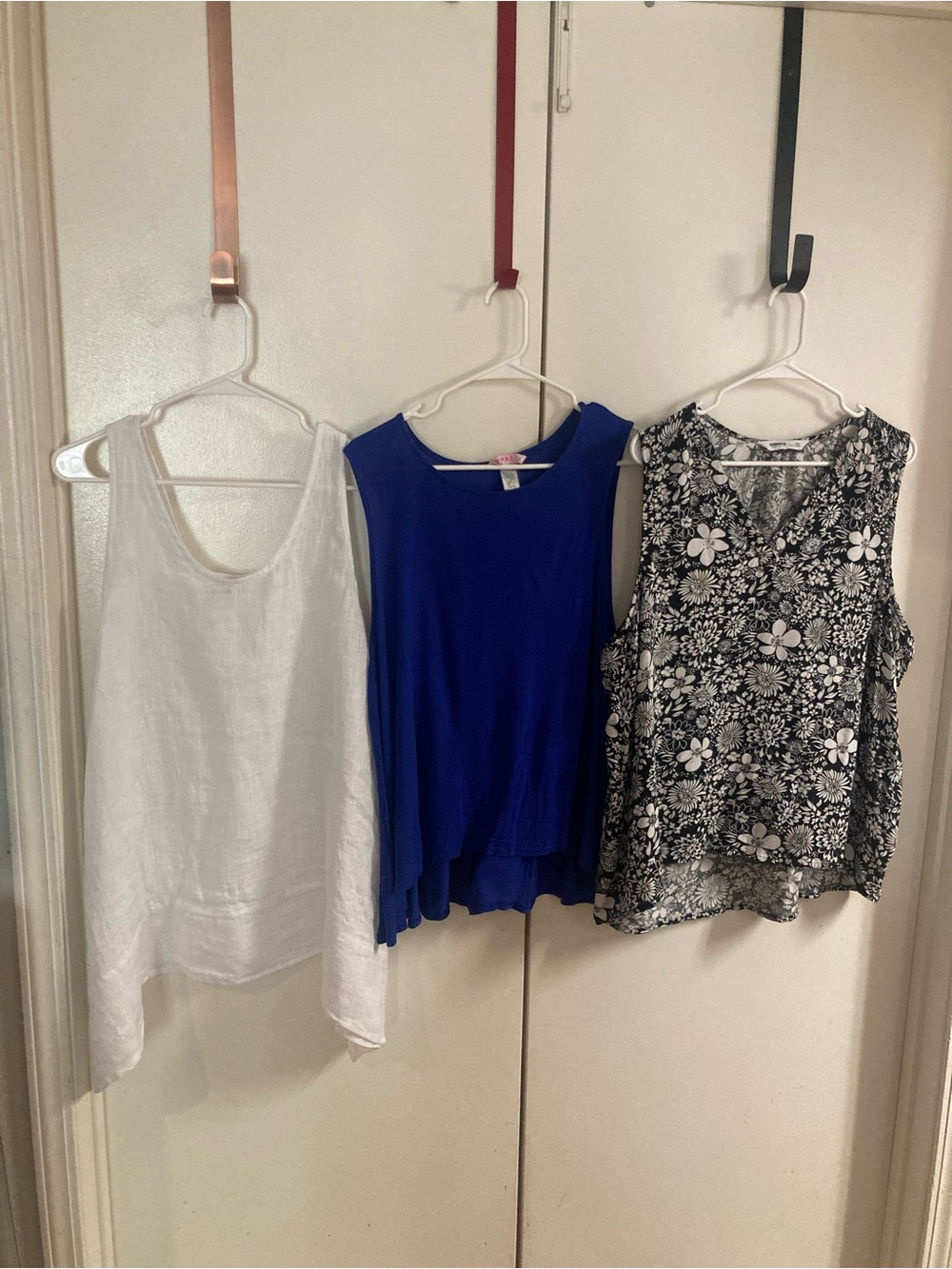 Bundle Of 3 Sleeveless Blouses Women Tops L & XL